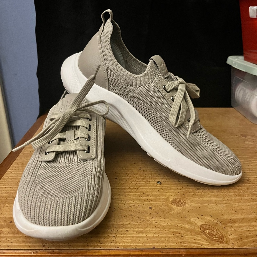 Women’s Johnston & Murphy Escape Knit Lace-Up Shoes
